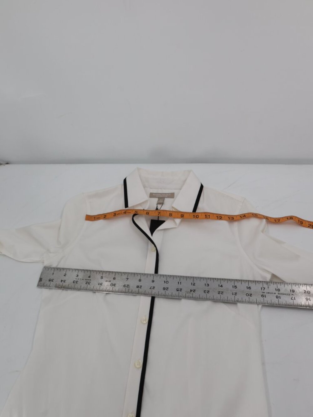 NWT Banana Republic top womens 4 Non-iron Fitted Shirt stretch white black trim - Picture 13 of 14